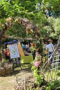vue superbe exposants + arche fleurie